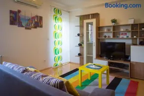 Blue Lake Apartment - Image 1