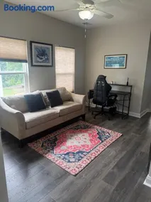 Spacious 4Bdr house 15 Mins From Parris Island and Downtown Beaufort - Image 2