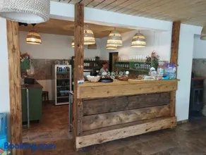 Královna - Camp pod kaštany - Image 2