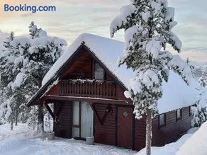 Cozy Mountain Cabin in Senja - Image 3