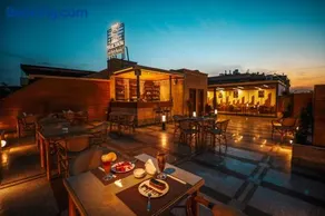 Sultan Pyramids Boutique Hotel View - Image 2