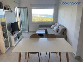 NUEVO. Reformado con vistas panorámicas y piscina - Image 1