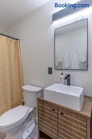 Tempe Downtown Retreat near ASU & Mill Avenue - Image 3