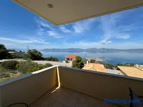 Apartment in Theologos - Image 1