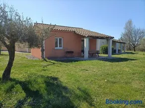 Maison accueillante avec jardin et piscine partagée à Grospierres - Image 3