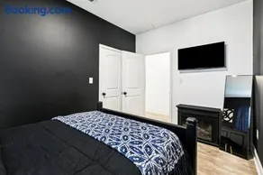 Luxury 5BR Designer Stay and Stylish NOLA Getaway - Image 3