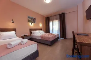 Old Nikiti's Hotel - Image 2
