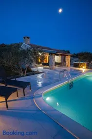 Holiday Home Svemir - Image 1