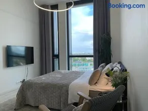 Orange Apartments Tower & Free Parking - Image 3
