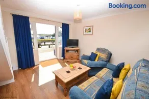 Buttercup Lodge - Image 2