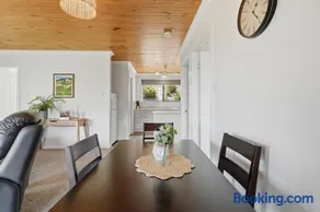 Little Sweetie - 2 Bedroom House - Image 2