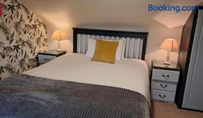 Apartment - Sleeps 3 - Westport Free Parking - Image 2