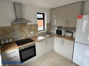 NEW Newly renovated three bedroom house - Image 1