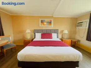 Skyline Inn - Image 4