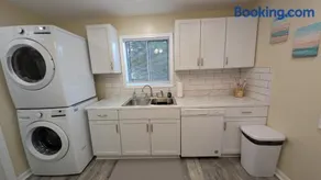 Seabreeze Lakeside Getaway - Image 2