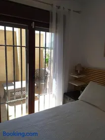 El Mondalindo Habitación intima con patio - Image 2