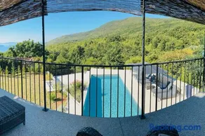 Villa in Hanglage mit Pool und Meerblick - Image 4