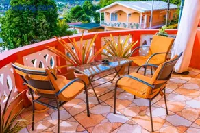 Carolyn's View Guesthouse - Image 5
