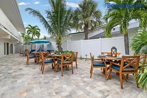 CJs - Pet Friendly, Located in Siesta Key Village, Steps to Siesta Key Beach! - Image 4