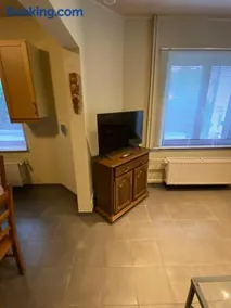 Chez Mo - Image 2