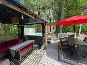 Lakefront Escape Hot Tub & Sauna Retreat - Image 2