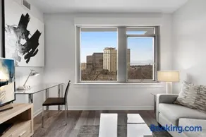 Global Luxury Suites Crystal City - Image 3