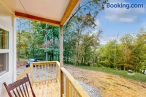Charming Tiny Home Studio Sleeps 2 - Grill - Porch - Image 1