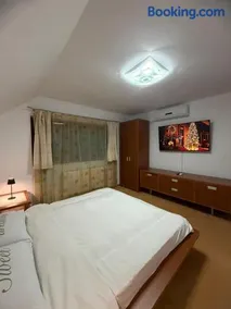 AMK House Busteni 2 - Image 1
