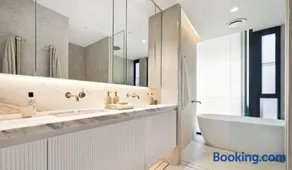 Luxurious Vaucluse Apartment w Ocean Views - Image 1