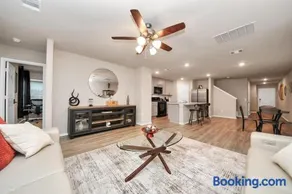 Modern Living, Close to Everything - Image 2