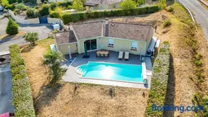 Villa ISLEA Piscine clim & lac à pied - Image 1