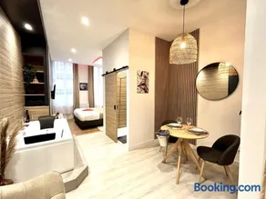 Suite Cosy Jacuzzi Troyes - Secrets d'Ana - Image 3