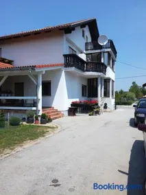 Apartmani Oletić 4* - Image 1