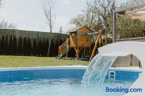 A frame pool house - Image 2