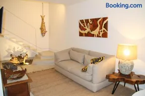 10 Boutique House - Image 1
