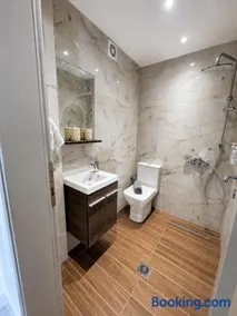 Esperas Apartments - Image 2
