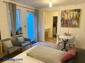 Helle Souterrainwohnung mit Komfort - Image 2