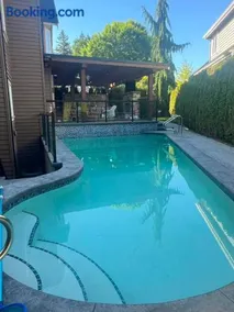3BR Suite near White Rock Beach Pool & BBQ - Image 3