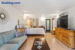 Private Studio City Guest House - Image 1