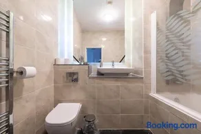 Hawthorns Apartments - Image 5