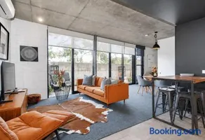 Knutsford Modern NEW Winter warmer - Image 1