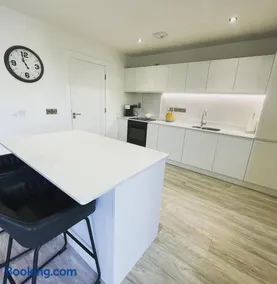Manor Brook House - Image 1