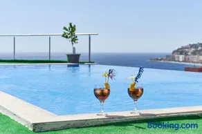 Agréable villa conviviale et familiale avec terrasse, piscine privée et jacuzzi | Vue mer | Adaptée au travail à distance - Image 2