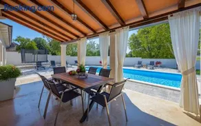 Villa Desapemani with heated pool - Image 3