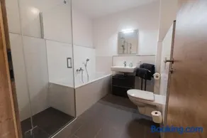 Ferienwohnung Bergsonne mit Sonnenbalkon und Tiefgaragen Parkplatz - Image 3