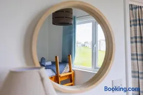 Sea View Holiday Chalet, access to sandy beach - Pets go free - Image 5