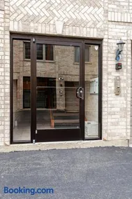 Spacious Condo - Image 1
