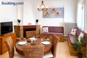 Hary's House Cozy Getaway 5 min from the Beach - Image 3