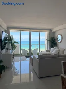 Beachfront Miami Beach Condo, Ocean View & Valet Parking - Image 1
