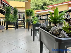 Spacious Penthouse with pool & Jungle Views - Image 2